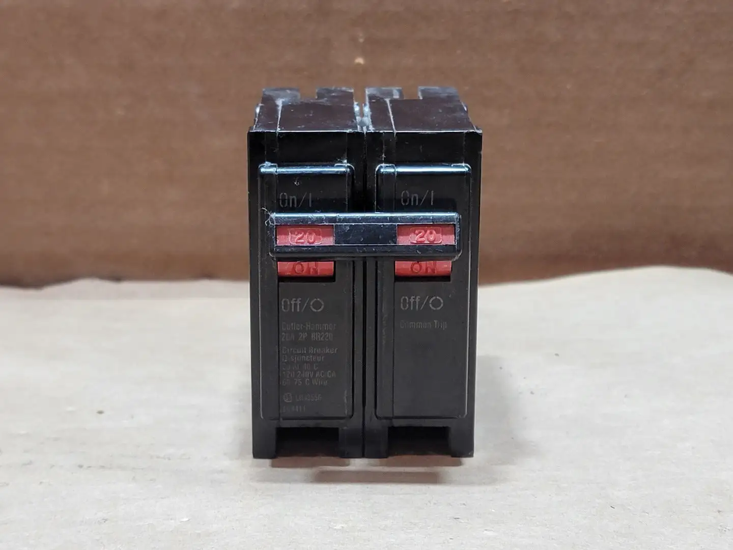 Used CUTLER-HAMMER BR220 Switchgears British Columbia CA | Lenmark #835675