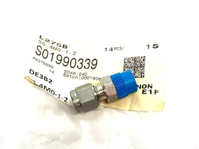 USED SWAGELOK STAINLESS STEEL TUBE FITTING, 4MM TUBE OD, 1/8" NPT MALE