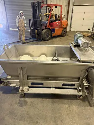KIBBLING TROUGH/CONVEYOR