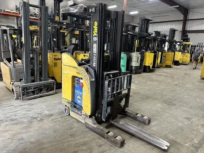 USED 2015 YALE NR040DB