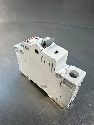 Cutler Hammer C2 WMS1C02 Circuit Breaker 1 POLE 240V (4C-41)