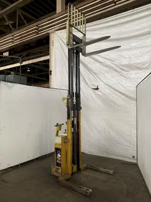 4000 LB. YALE ELECTRIC WALK BEHIND FORKLIFT. STOCK # 1060923.