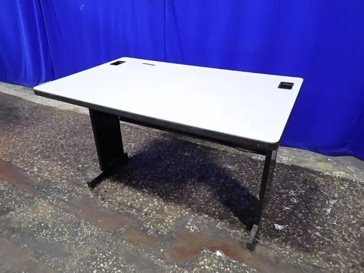 Used _UNKNOWN_ _UNKNOWN_ Work Benches Ohio US | HGR 24 #1150518