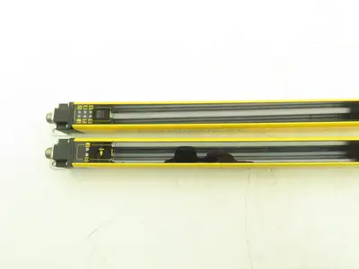 Schmersal SLC440-ER-0490-14-01 Safety Light Curtain Transmitter & Receiver Set