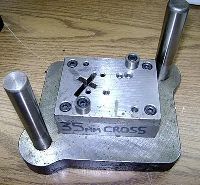 0584-390 Stamping Press Tool and Die Set to Make Religious Cross – Jewelry, Pendant