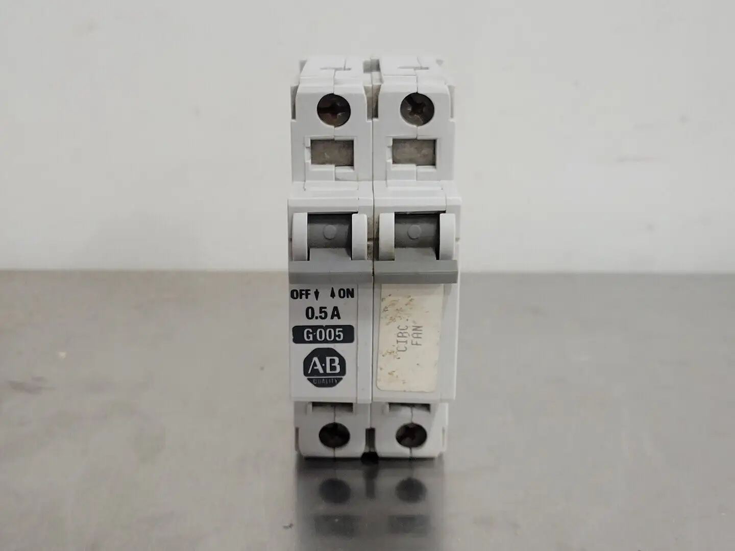 USED ALLEN-BRADLEY 1492-CB2 G005