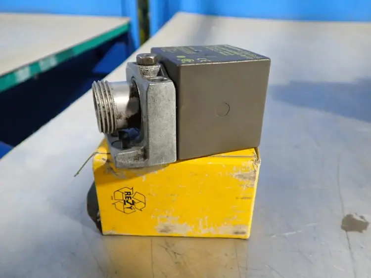 Used TURCK BI20UCA40ADZ30X2B1131 Proximity Sensors Ohio US | HGR 24 #911386