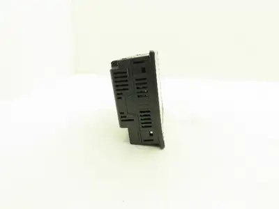 Keyence VT3-Q5S Interface Touch Panel PLC 24vDC 650mA *Cracked Housing