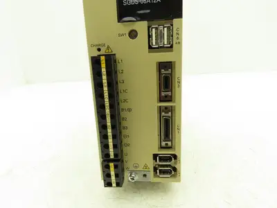 Yaskawa SGDS-08A12A AC Motor Drive 1PH 230V 8.8A In 3PH 0-230V 0-300Hz 750W Out