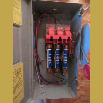 Cutler Hammer 30 Amp Fusible Disconnect