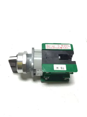 Allen-Bradley 800T-J17BP Selector Switch 30mm