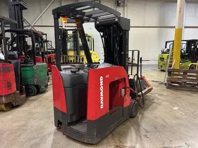 Used 2017 RAYMOND 425C40QM 3-Wheel Stand up Electric Counterbalance Forklifts Illinois US | Somerset Equipment Sales #1546201