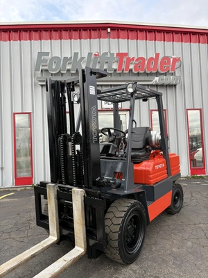 USED TOYOTA 02-5FG30