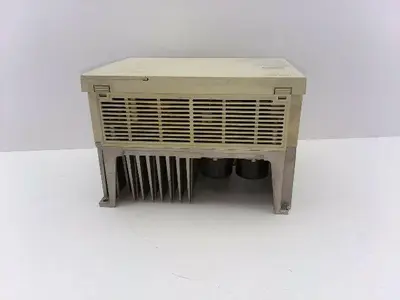 Mitsubishi FR-A044-2.2K-UL Inverter Drive 380-460VAC 9.9A 3HP 3 Phase