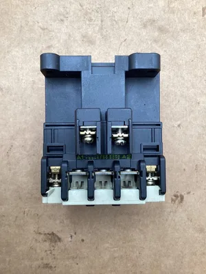 Fuji Electric SC-5-1 Magnetic Contactor; 4NC0H0; 20A 600V