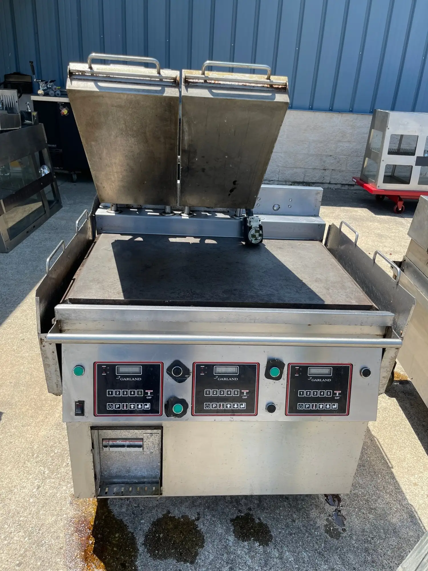 Used Garland Used Untested Garland XG36-2 Clamshell 2 platens 36" 220V 3 Phase NG AS IS Grills & Griddles Illinois US | Falcon Restaurant Supply #1376135