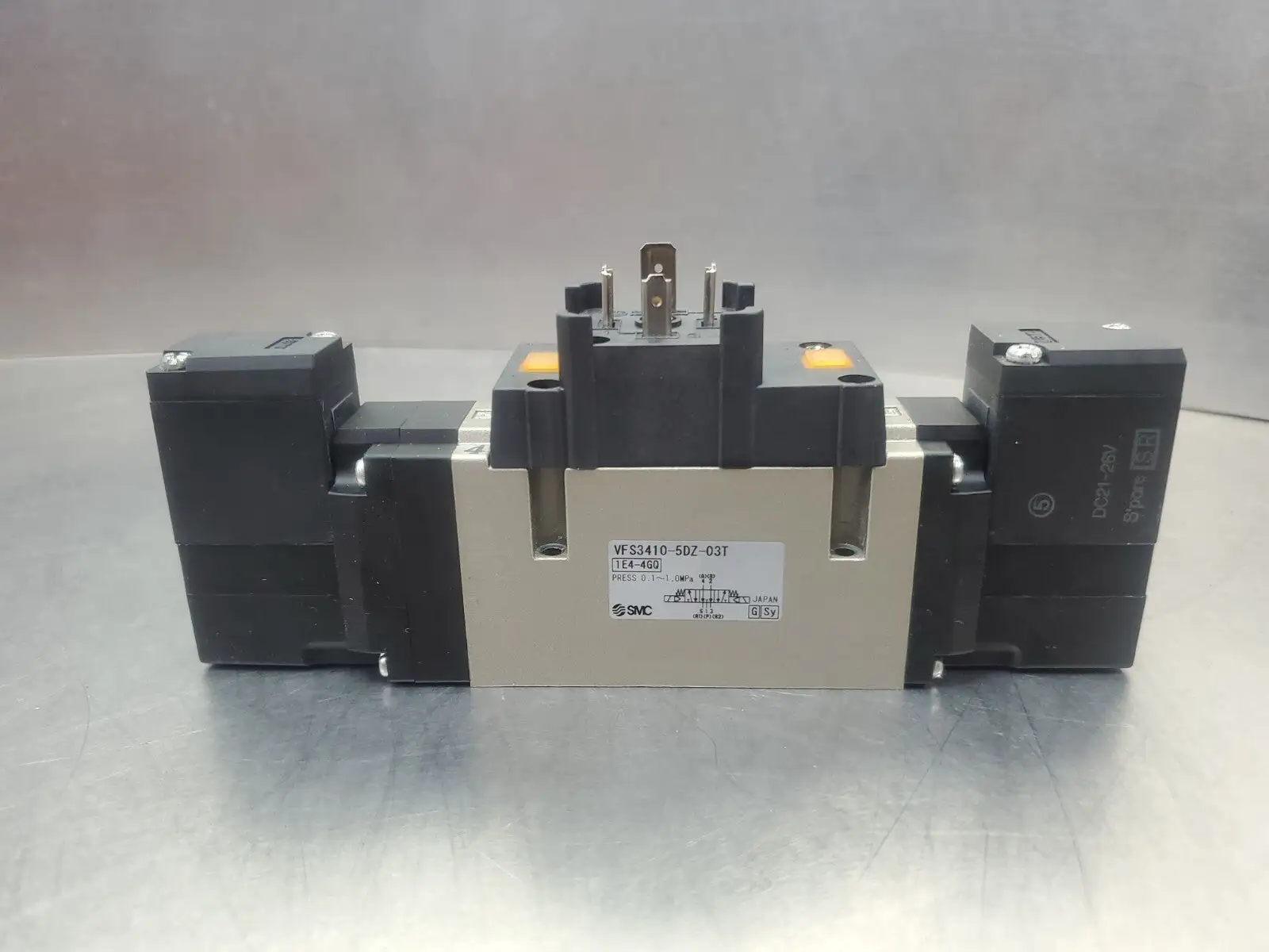 SMC VFS3410-5DZ-03T Press. 0.1~1.0 MPa Solenoid Valve. 6D-9