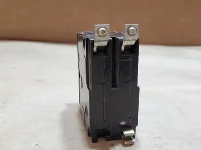 Used SQUARE D QOB215 Switchgears British Columbia CA | Lenmark #1438618