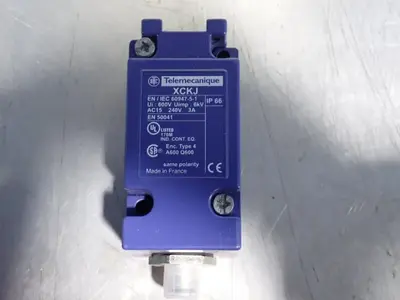 USED TELEMECANIQUE ZCKJ11DSAH