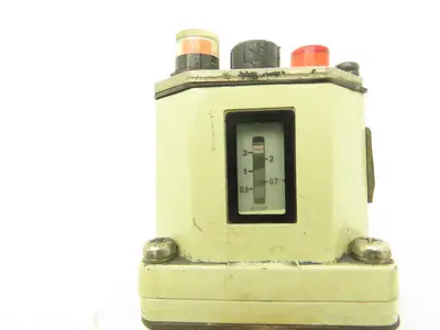 SMC IFW510-03-X304 Diaphragm Style Flow Switch 1-10 l/min 3/8" NPT 0.1 - 0.6 Mpa
