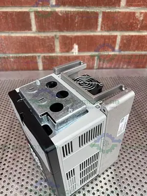 USED ALLEN BRADLEY POWER FLEX 70 AC DRIVE CONTROLLER 2HP