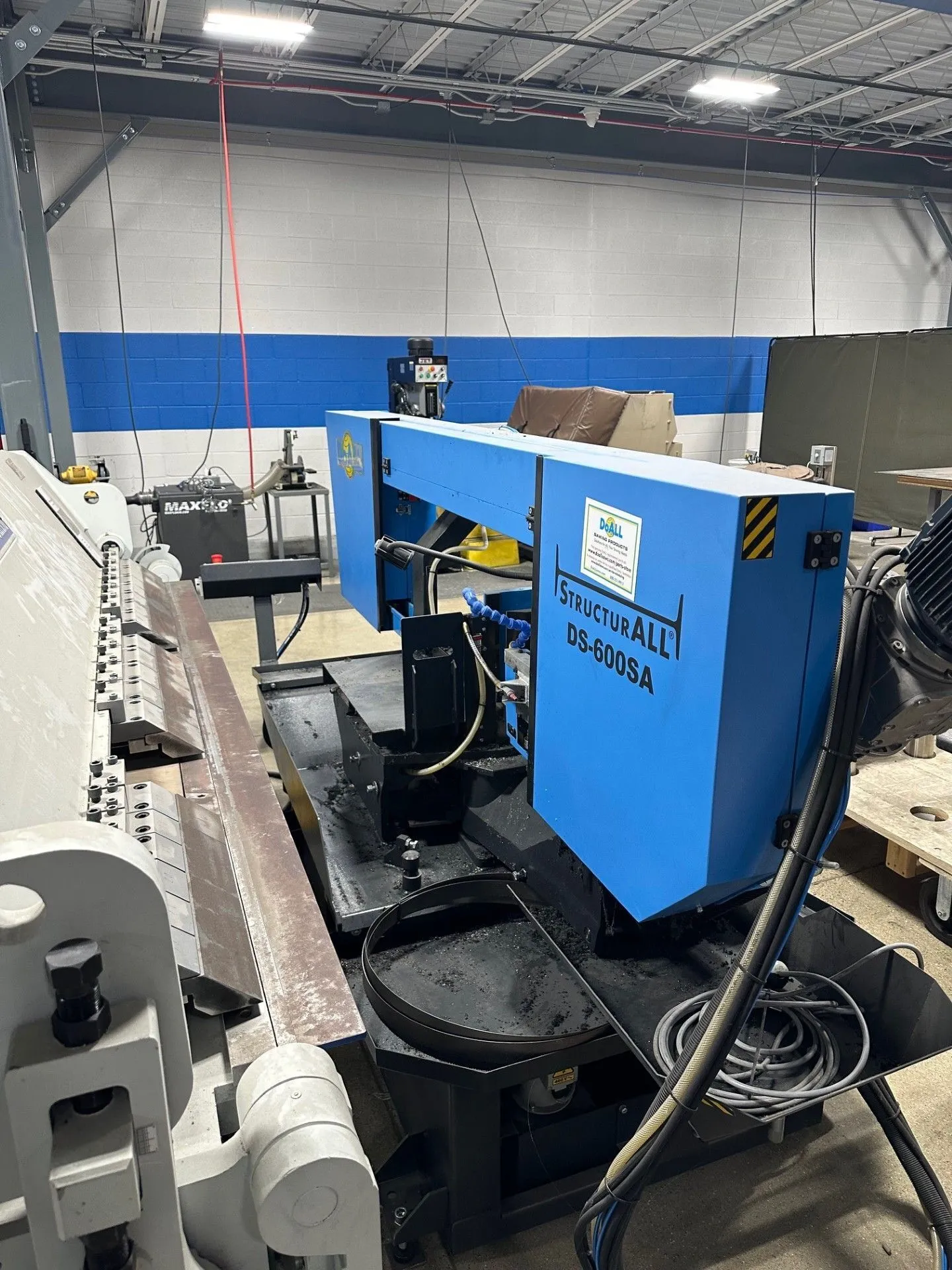 DoAll DS-600SA Saw
