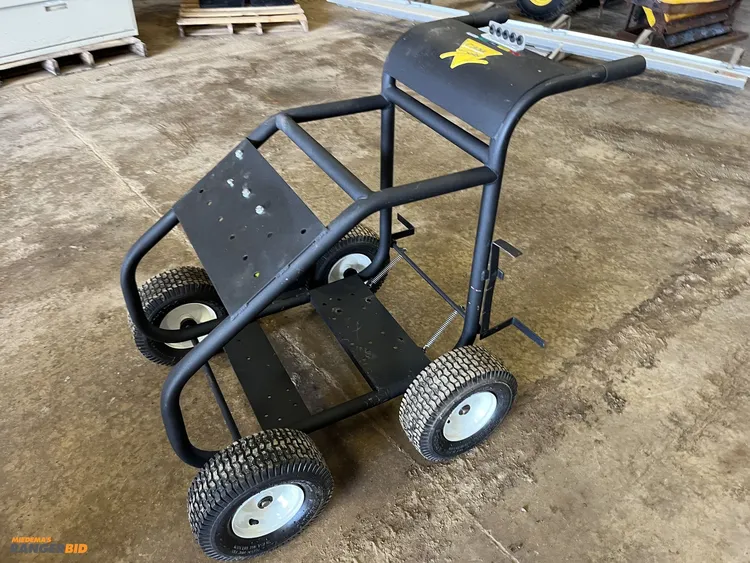 Used CAM SPRAY PRESSURE WASHER CART WITH BATTERY BOX Pressure Washers Indiana US | Miedema Asset Management Group #1230821