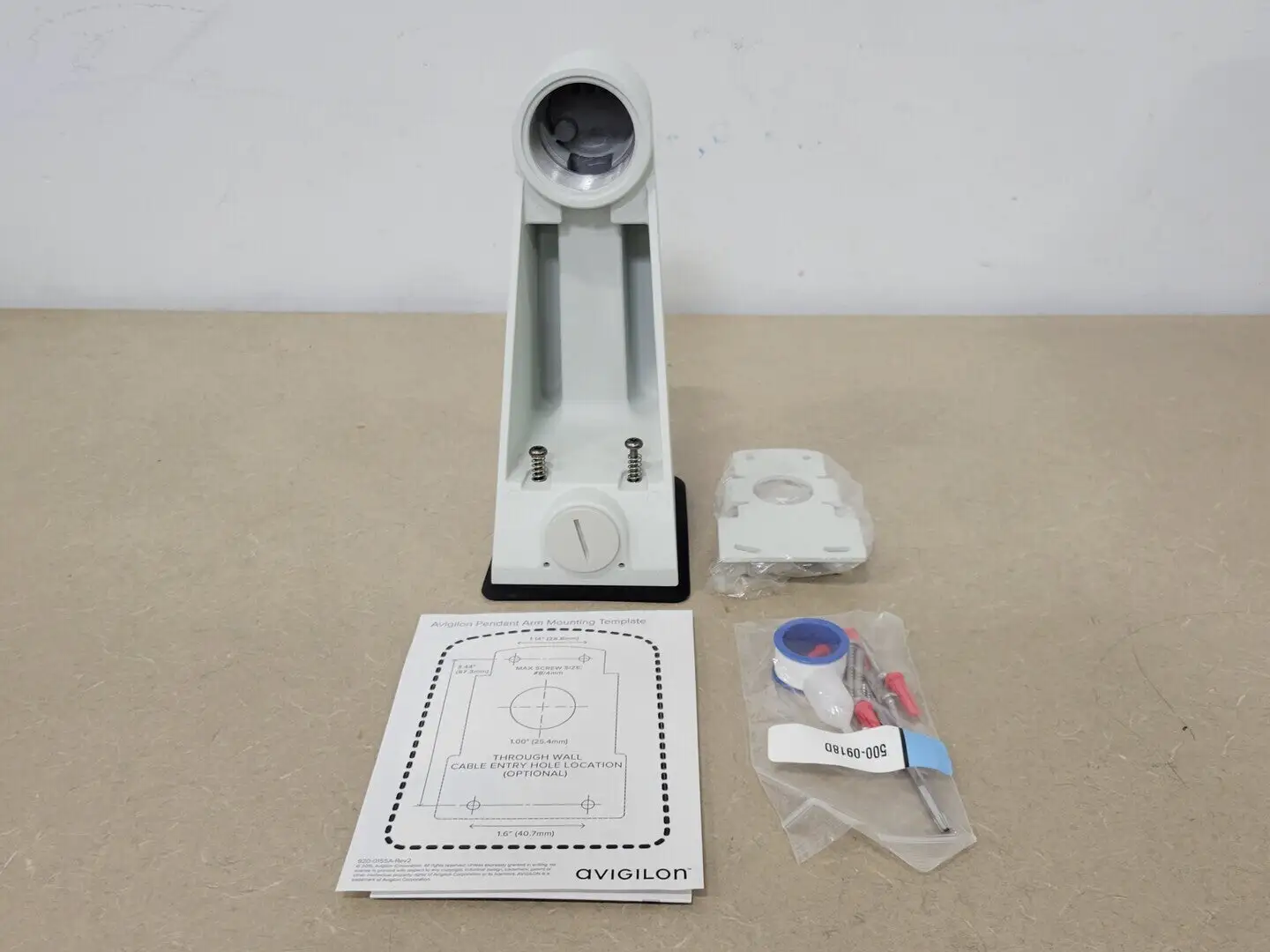 NEW AVIGILON CM-MT-WALL1