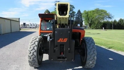 USED 2023 JLG 943