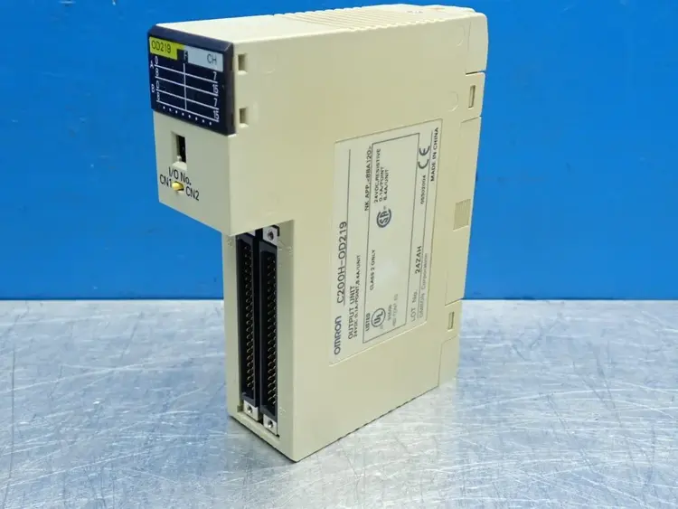 Used OMRON C200HOD219 Input / Output Modules | HGR 24 #733541