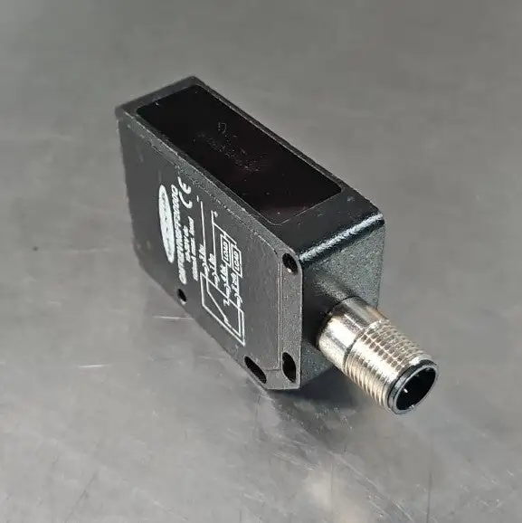 BANNER QMT42VN6FF2000Q FIXED FIELD SENSOR 10-30VDC RANGE 2000MM. Loc5E-19