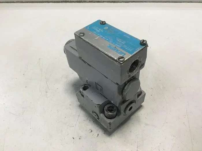 Used VICKERS DG4V32ALMFWB660EN21 Valves/Fittings Michigan US | Ideal Machinery #598330