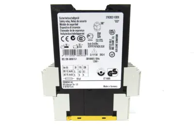 NEW SIEMENS 3TK2822-1CB30 SAFETY RELAY 3TK28221CB30