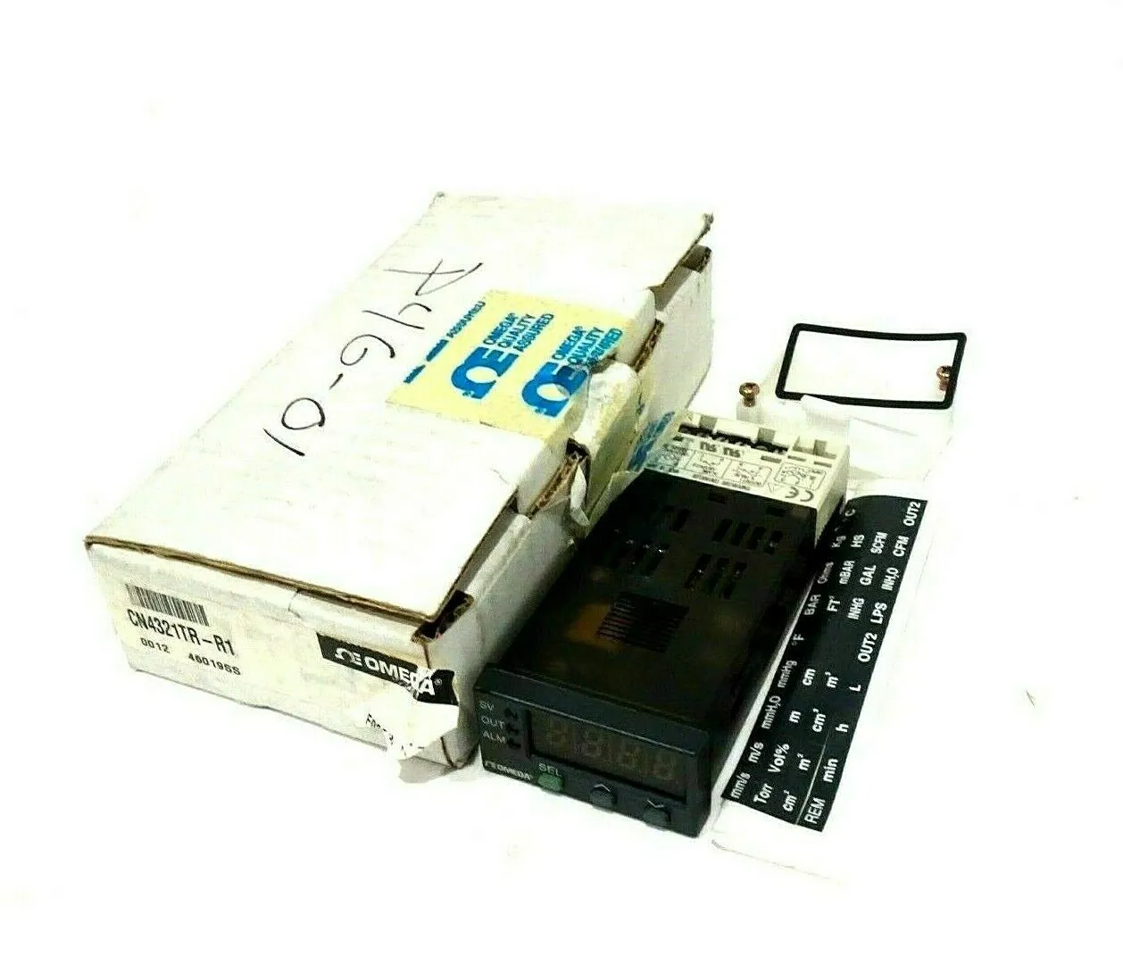 NEW OMEGA ENGINEERING CN4321TR-R1 TEMPERATURE CONTROLLER CN4321TRR1