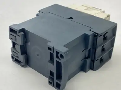 Used Schneider Electric IEC Contactor 3P 32A 480VAC 24VDC Coil PLC Contactors Michigan US | Maverick Industrial Sales #1402008