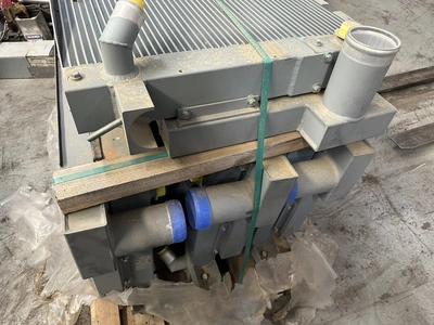AKG 1305.001.000 industrial oil/air heat exchanger radiator