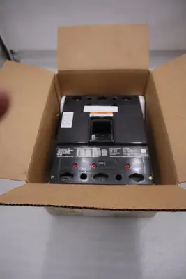 NEW IN BOX WESTINGHOUSE LA325 CIRCUIT BREAKER 250 AMP 3 POLE 600VAC STOCK G500