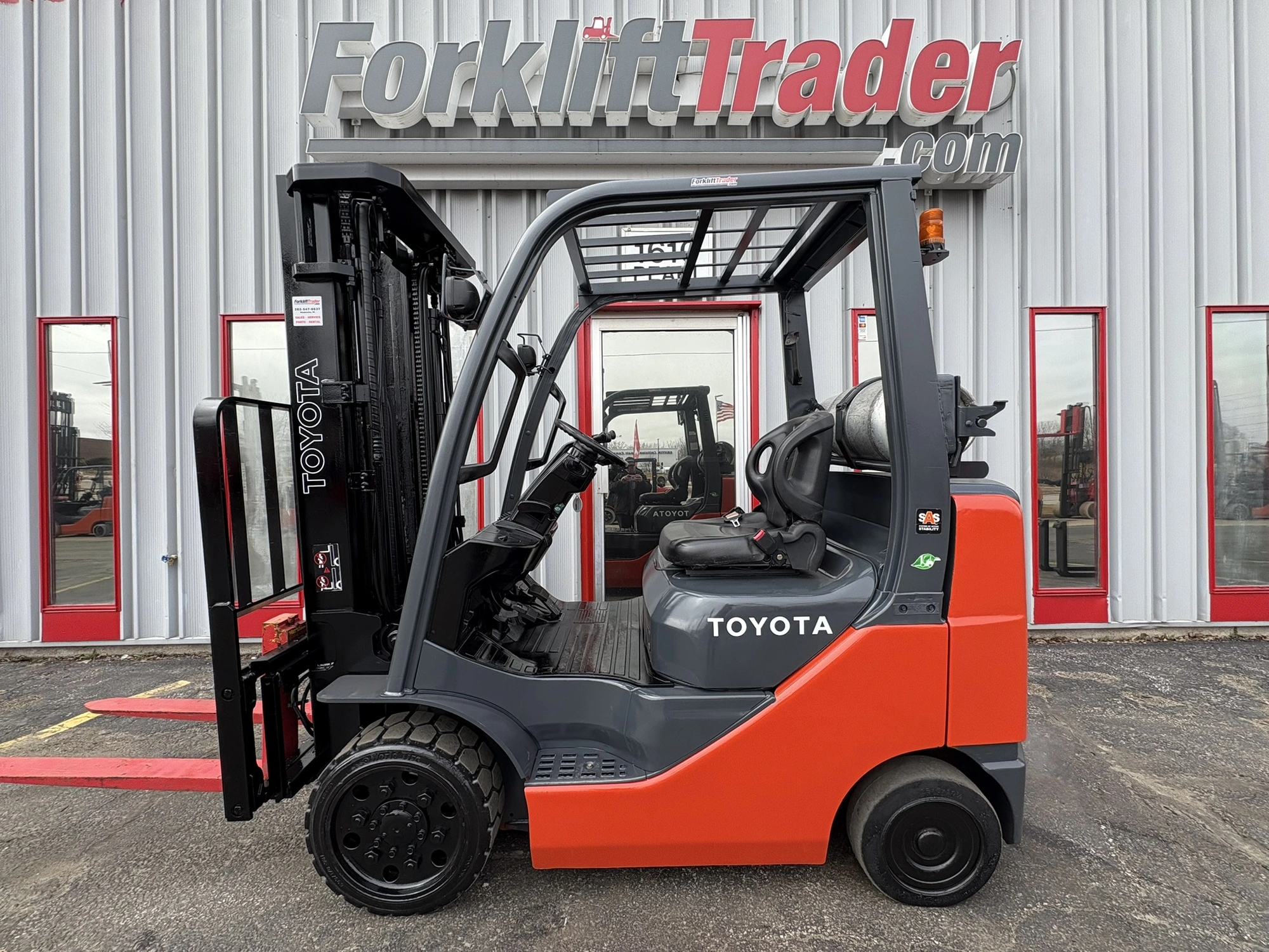 USED 2017 TOYOTA 8FGCU25
