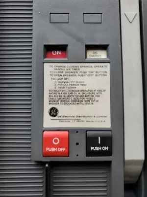USED GE SSF20B220 STD Break Circuit Breaker, 2000A, 600VAC