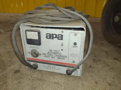 ADVANCE MODEL #CONDOR X4030C ECOFLEX FLOOR SCRUBBER: STOCK #21127