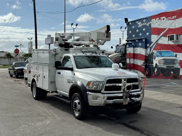 Used 2017 RAM 5500 Bucket (boom) trucks Florida US | Truck and Van Outlet #1509174