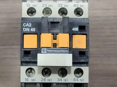 USED TELEMECANIQUE CA2 DN40