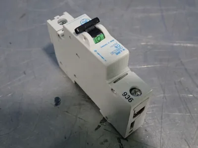 New | in-Stock GENERAL ELECTRIC V76106 Circuit Breakers | HGR 24 #732008