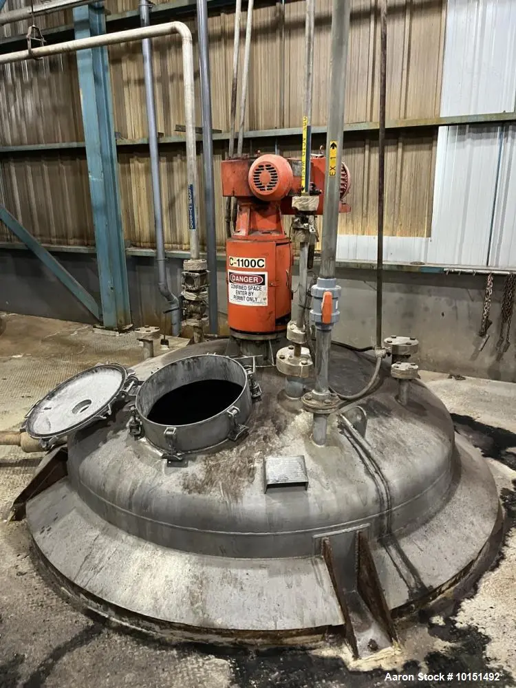 Industrial 2,200 Gallon  316L Stainless Steel Mixing Tank – Half-Pipe Jacket & Axial Agitator