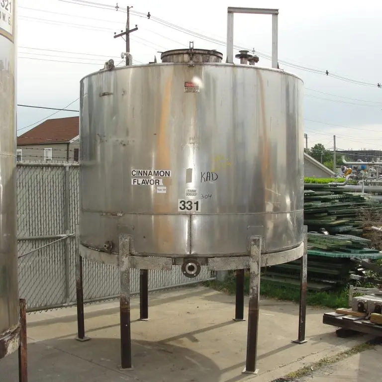 SPC6739  Tank 1530 gallon vertical tank, 304 SS, slope