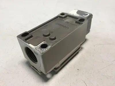 USED OMRON D4B-2171N