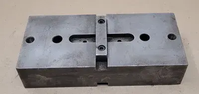 Used _UNKNOWN_ ANCHOR VISE Misc Industrial Equipment Kentucky US | Aucto #687712