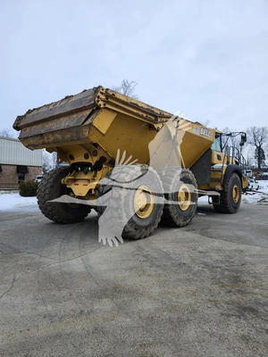 USED 2017 BELL B40E