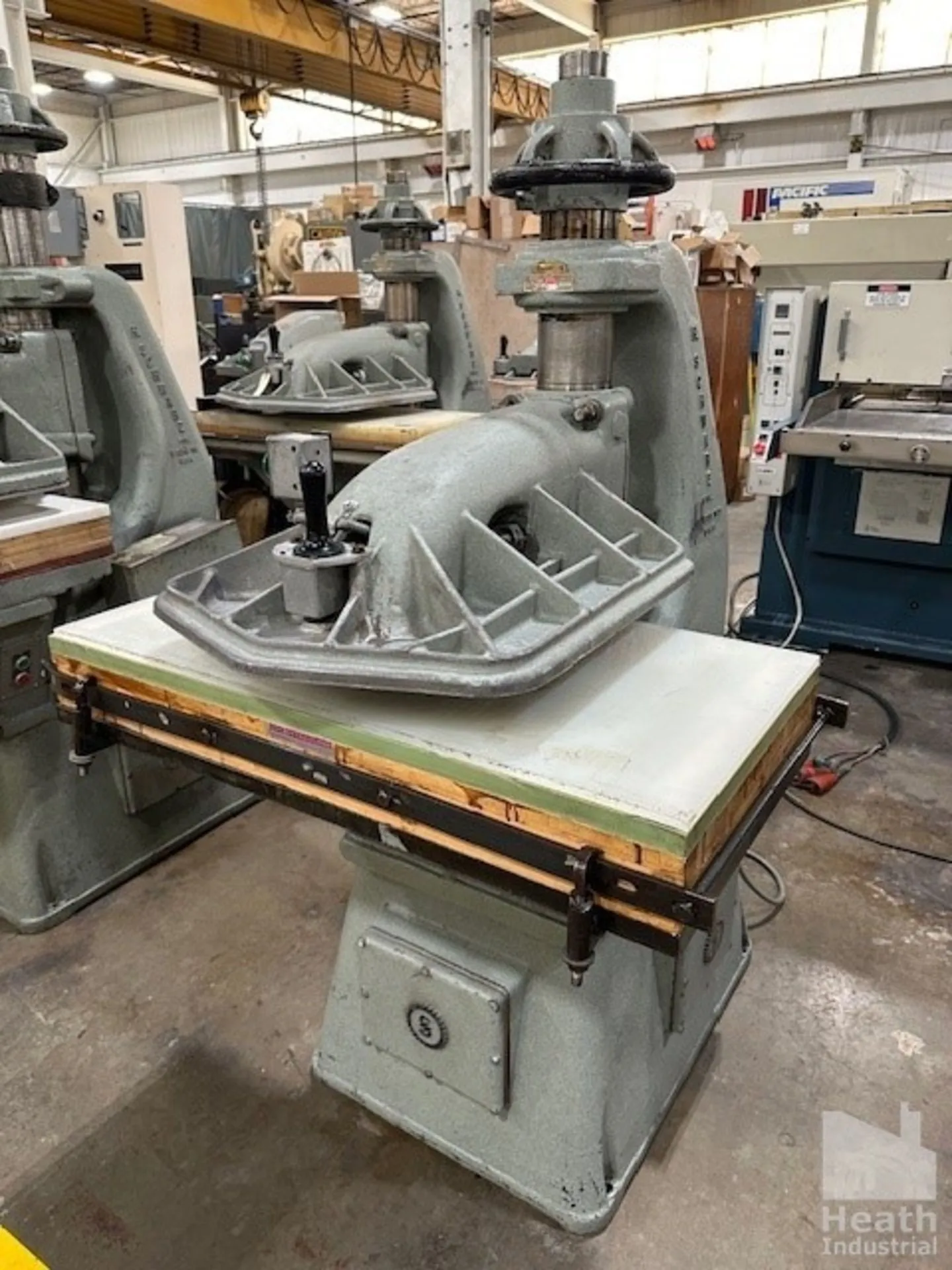 Schwabe 25T Clicker Press