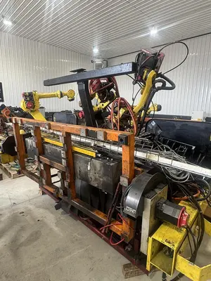 Used 2015 GENESIS/FANUC ARCMATE 100IC/12 Robots Michigan US | Aucto #1306784